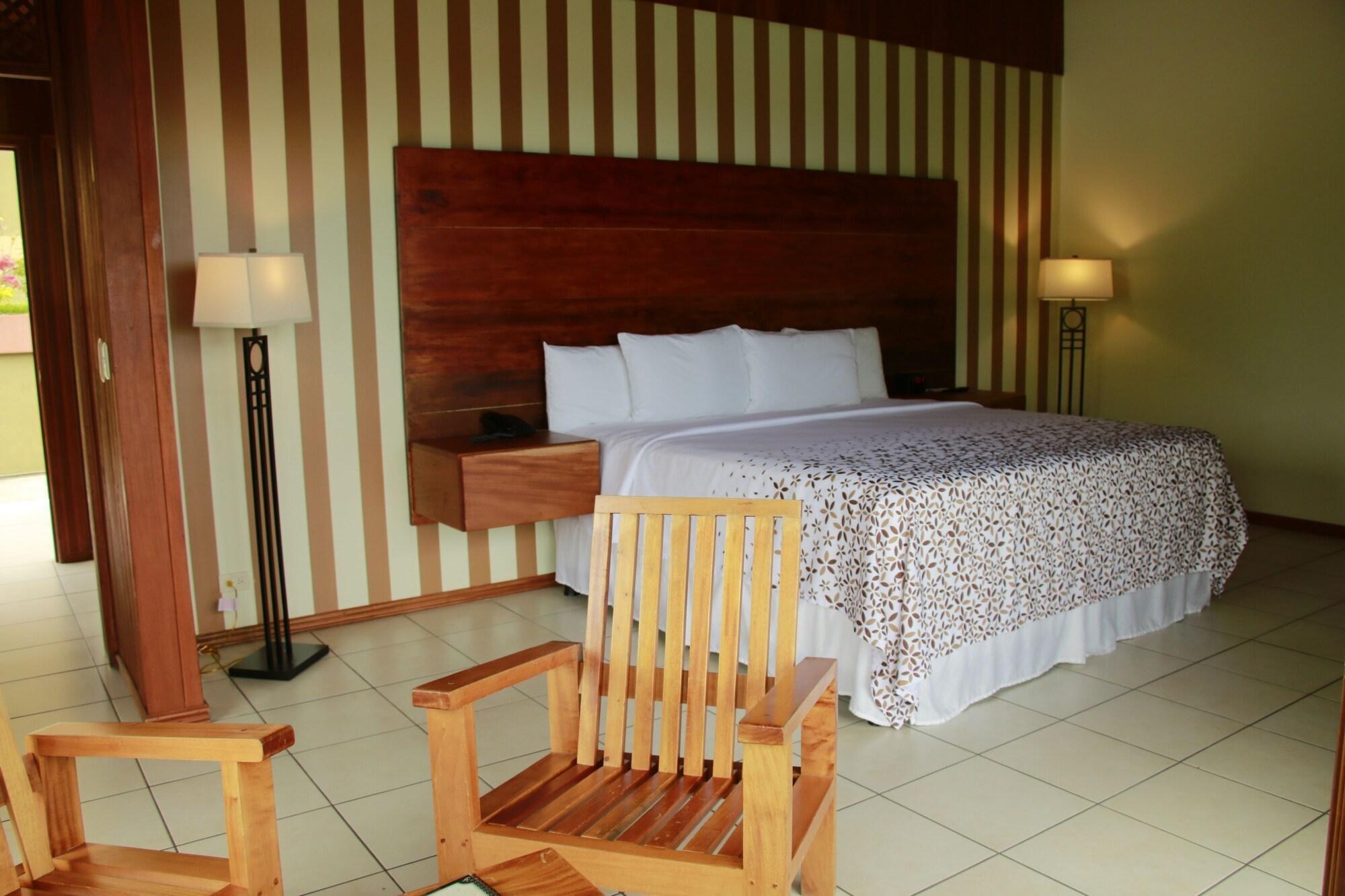 Ficus Sunset Suites Monteverde Exterior photo