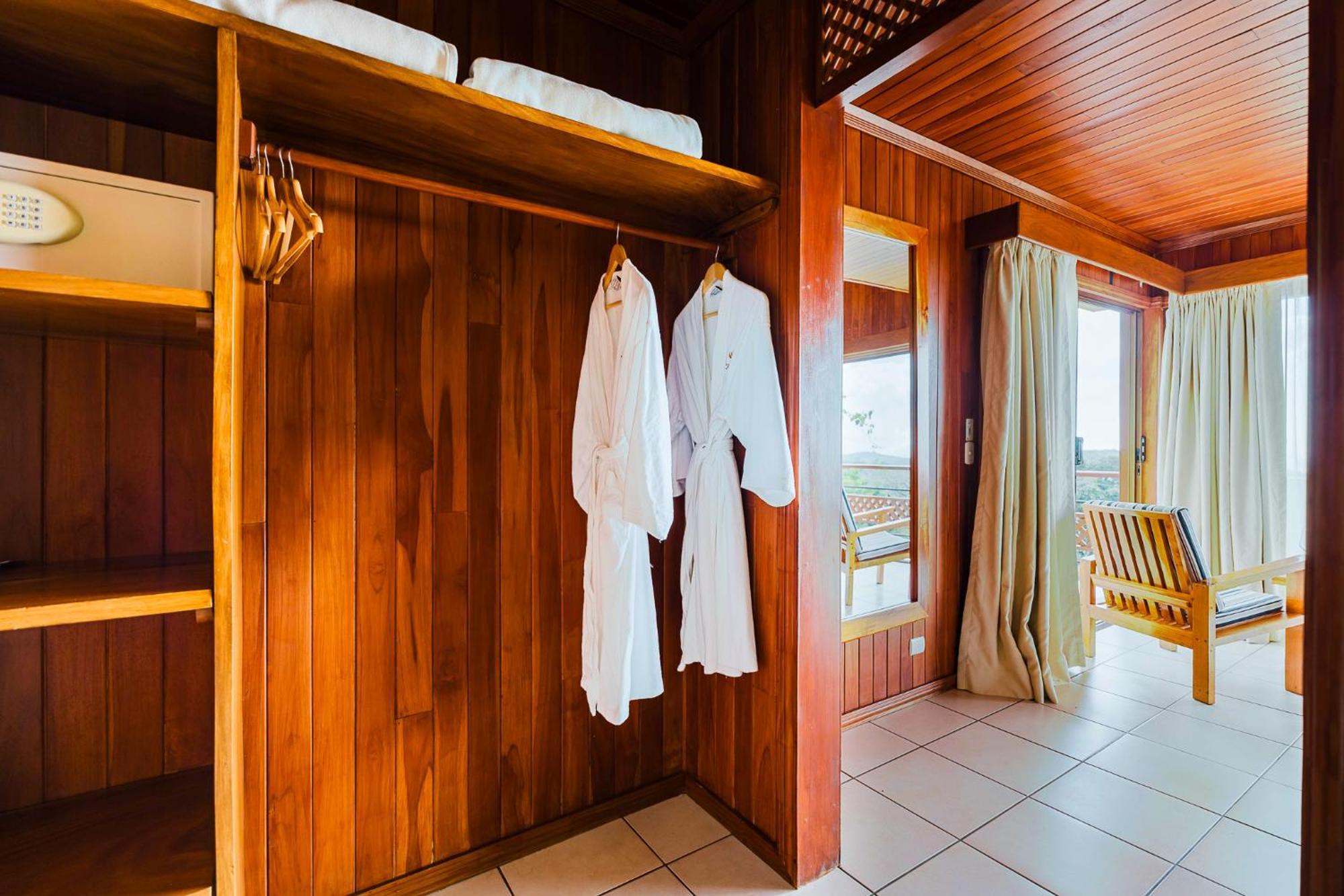 Ficus Sunset Suites Monteverde Exterior photo