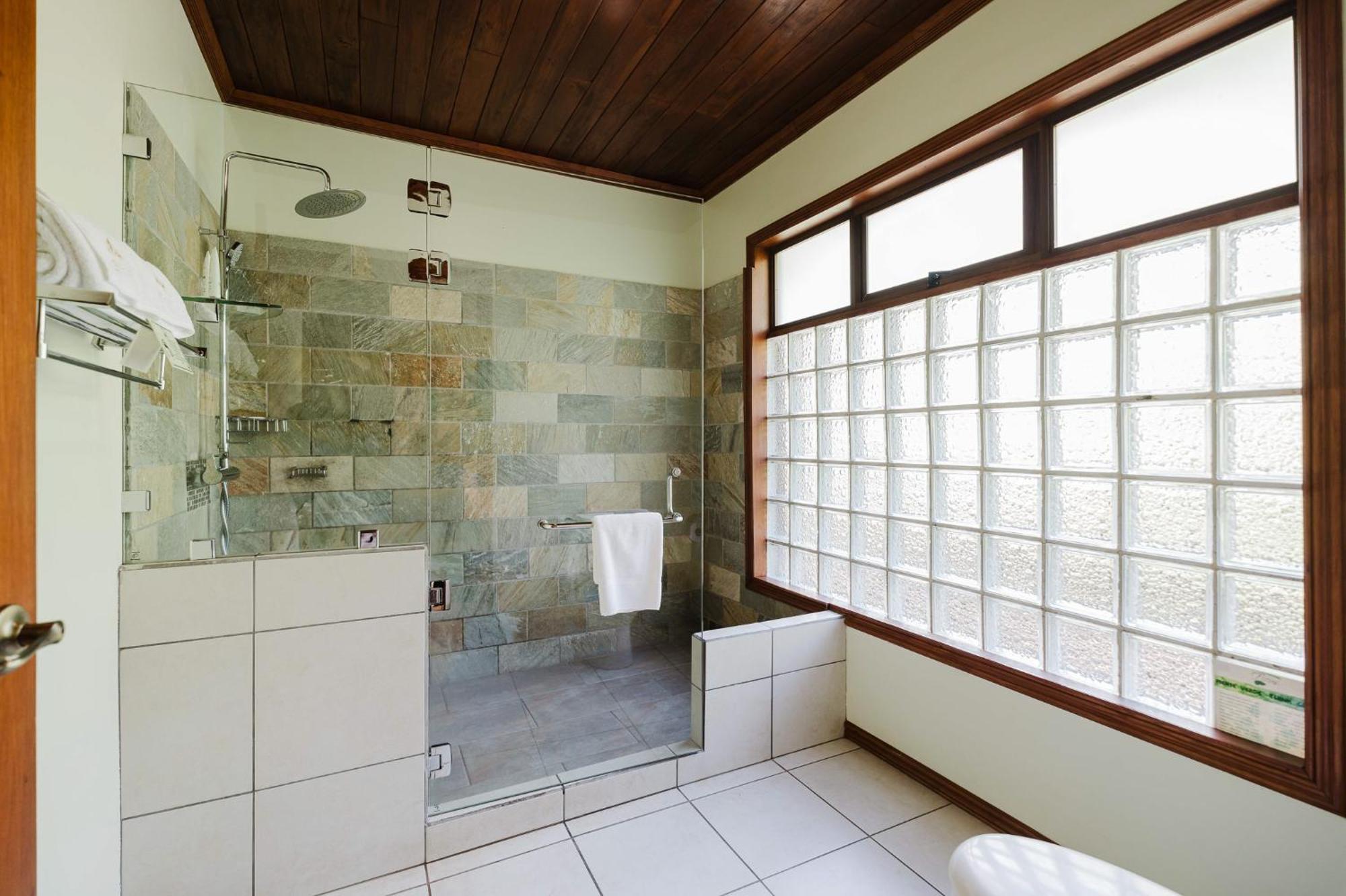 Ficus Sunset Suites Monteverde Exterior photo