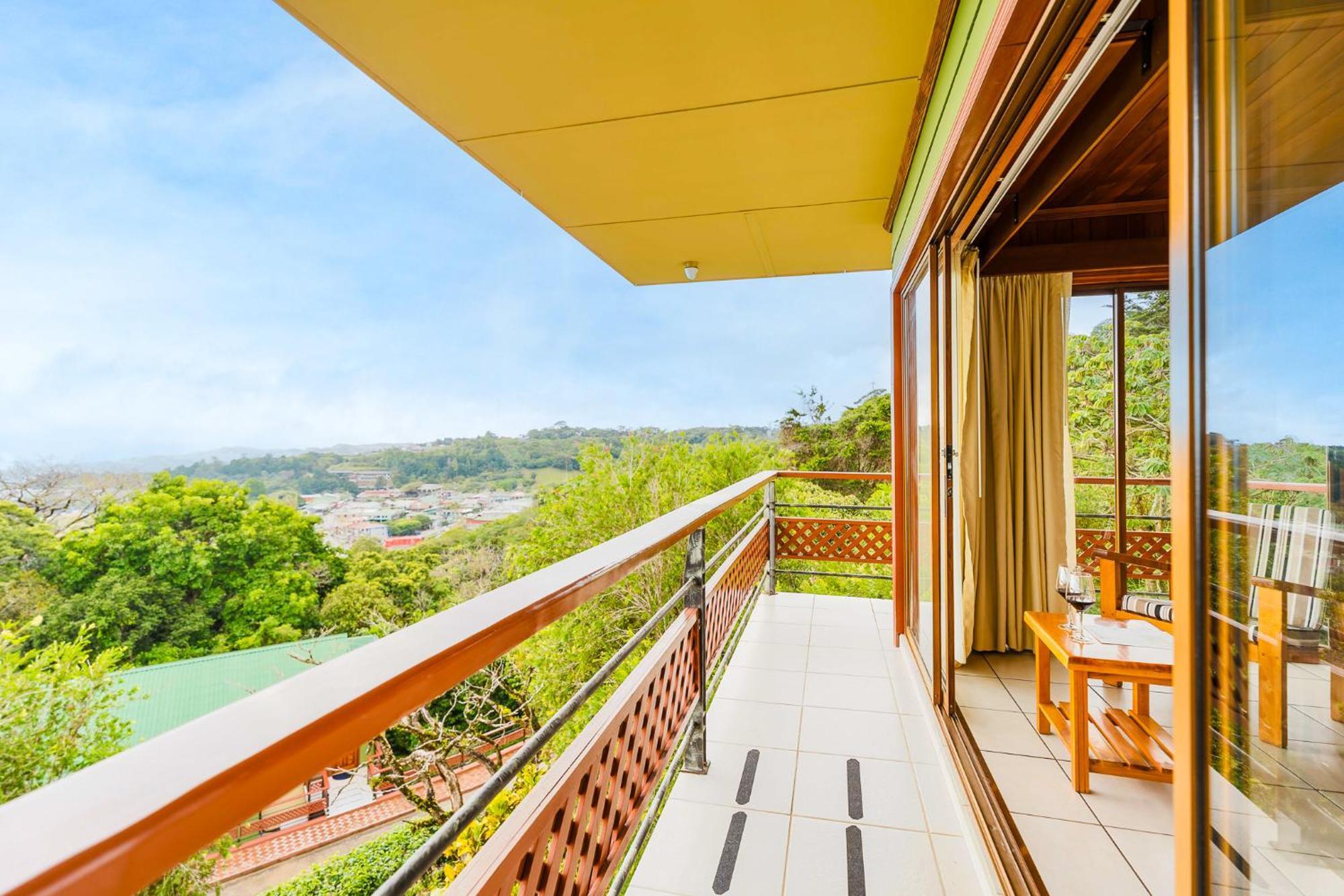 Ficus Sunset Suites Monteverde Exterior photo